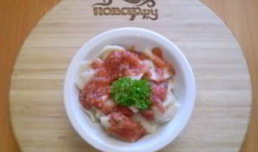 пельмени под соусом