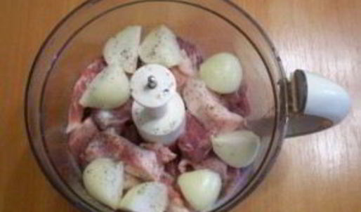 пельмени под соусом