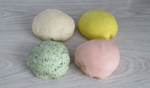 пельмени разноцветные