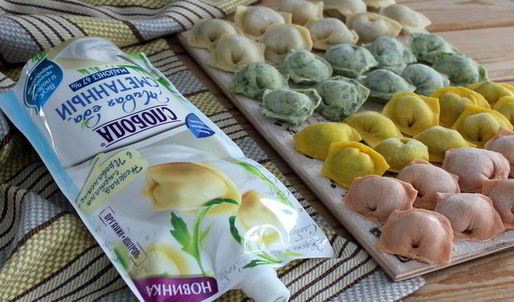 пельмени разноцветные