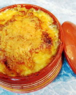 Пельмени с сыром в горшочке в духовке