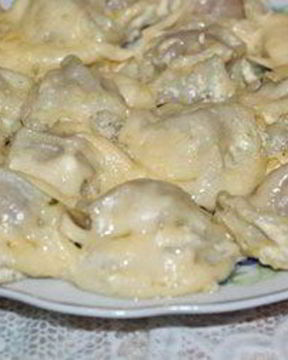 Пельмени в мультиварке с сыром