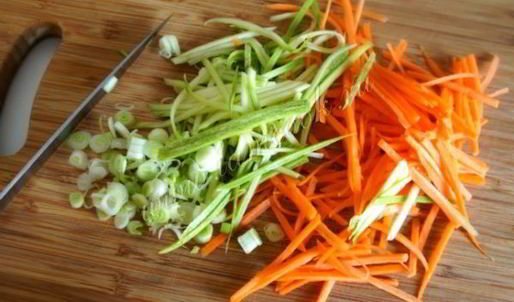 рыбные пельмени с овощами