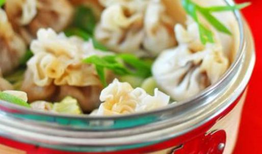 вонтоны с луком и свининой