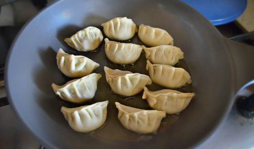 японские жареные пельмени гедза