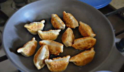 японские жареные пельмени гедза