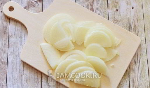 жареные пельмени с луком