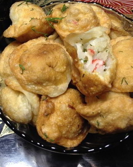 Рецепт жареных пельменей с рисом и крабовыми палочками