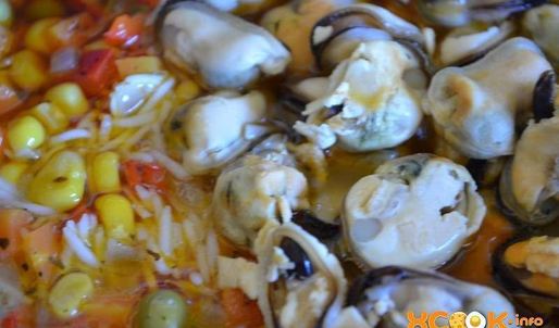 паэлья с мидиями