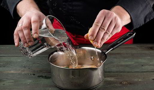 плов из красного и бурого риса с креветками