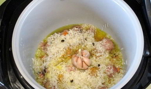 плов с фрикадельками в мультиварке