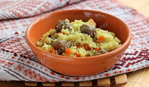 плов с фрикадельками в мультиварке