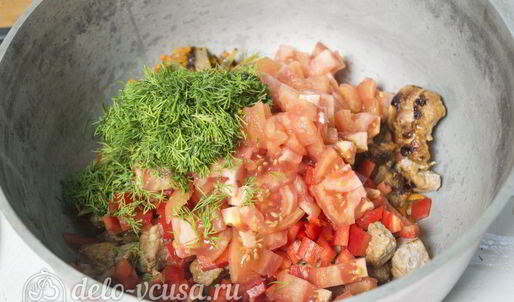 плов с говядиной и помидорами