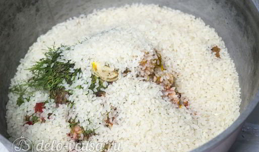 плов с говядиной и помидорами