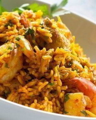 Плов с курицей, грибами и овощами в микроволновке