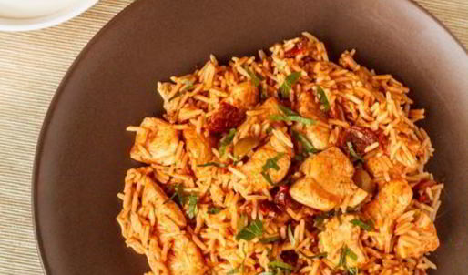 пряный пилав с курицей и вялеными томатами