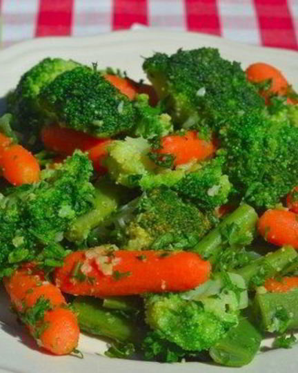 Рецепт полезного гарнира из брокколи и моркови