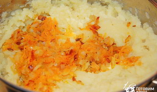 постное картофельное пюре с луком и морковью
