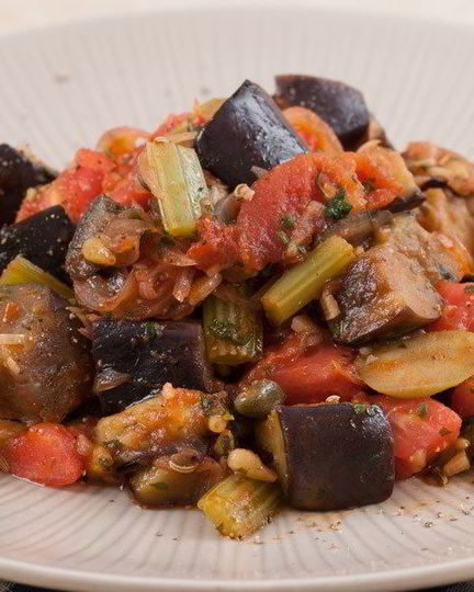 Рецепт итальянской капонаты со свежими томатами