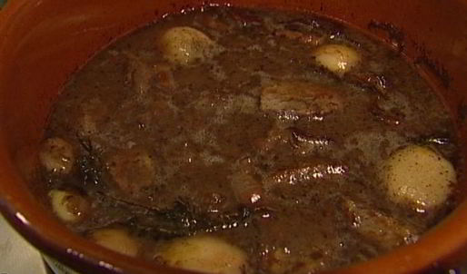 мясное рагу с чечевицей и шалотом