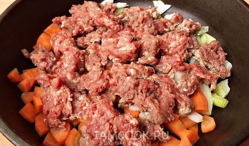 овощное рагу с фаршем и кабачками