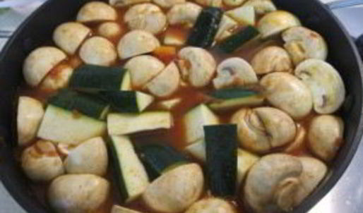 овощное рагу с грибами и кускусом