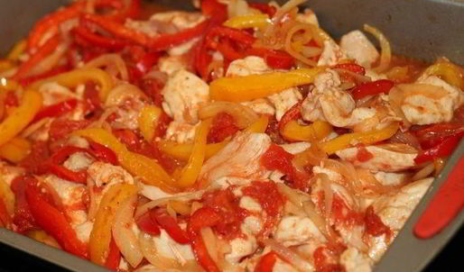 рагу из куриного филе с перцами