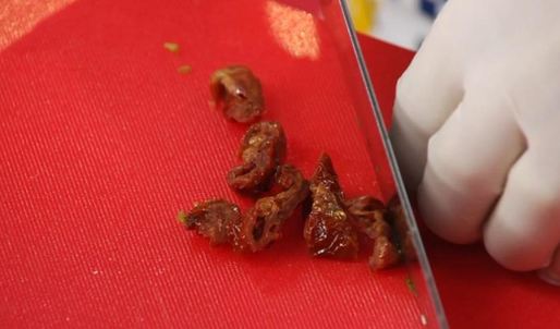 рагу из мидий с пряными томатами и мидии, запеченные под сыром моцарелла