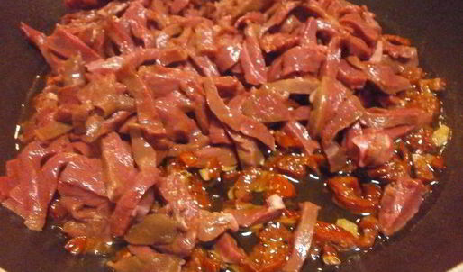 рагу из сердца с вялеными помидорами