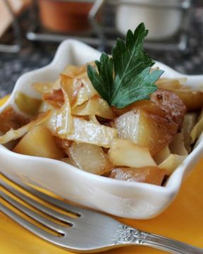 Рагу с капустой и картошкой в мультиварке