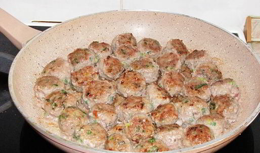 рагу с мясными шариками