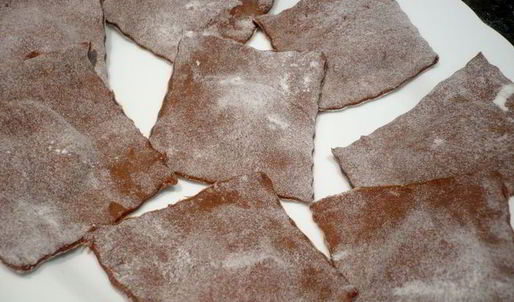 шоколадные равиоли с вишневым рагу