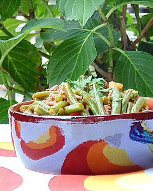 Стручковая фасоль с мясным рагу