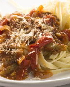 Тальятелле с утиным рагу, томатами и розмарином