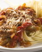 Тальятелле с утиным рагу, томатами и розмарином