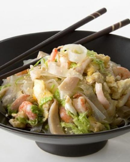 Рецепт рисовой лапши с креветками и кальмарами