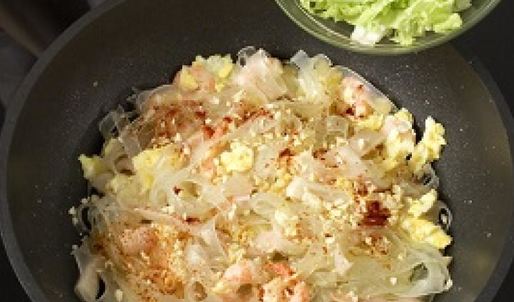 рисовая лапша с креветками и кальмарами