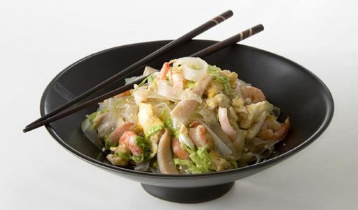 рисовая лапша с креветками и кальмарами