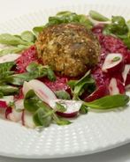 Котлета кордон блю из индейки на свекольном ризотто