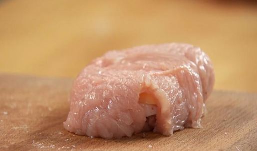 котлета кордон блю из индейки на свекольном ризотто