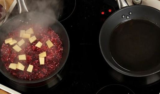 котлета кордон блю из индейки на свекольном ризотто