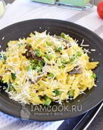 Ризотто из пасты орзо с грибами и горошком