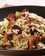 Ризотто с лисичками, луком-шалотом и пармезаном