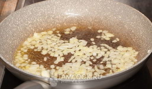 ризотто с морепродуктами в томатном соусе