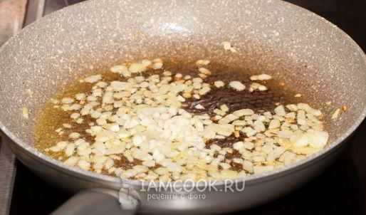 ризотто с морепродуктами в томатном соусе