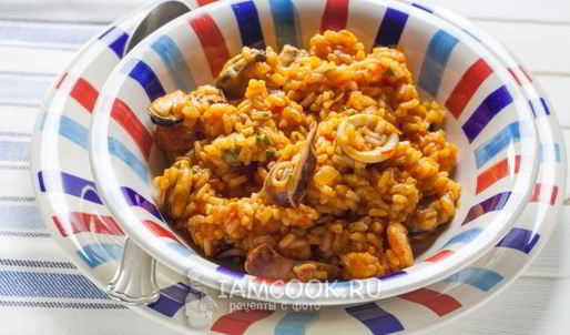 ризотто с морепродуктами в томатном соусе