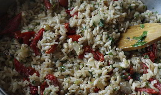 ризотто с петрушкой и вялеными помидорами