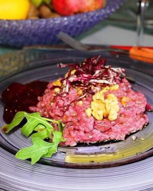 Свекольный ризотто с цикорием