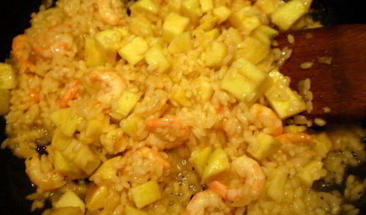 яблочное ризотто с креветками