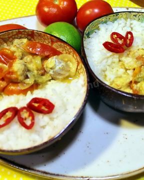 Белая рыба под кокосовым соусом карри